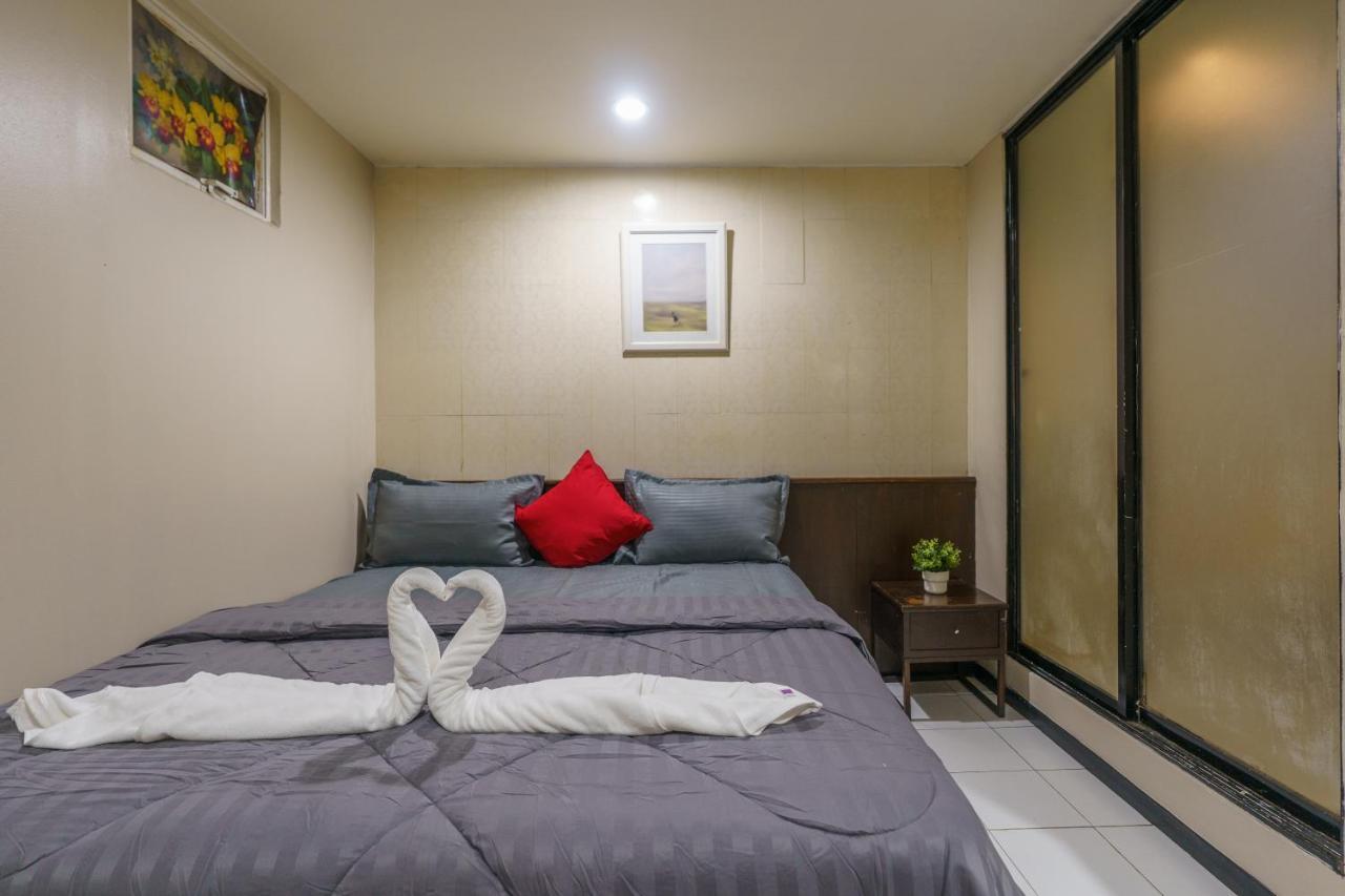 Cheqinn Bed Sukhumvit 4 Nana Plaza Bangkok Exteriör bild